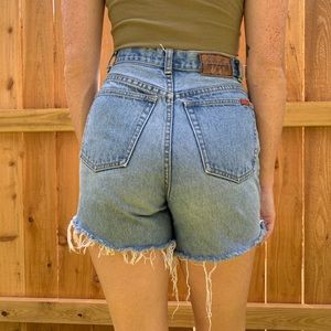 SOLD ON DEPOP Vintage Lawman Highwaist Jean Shorts